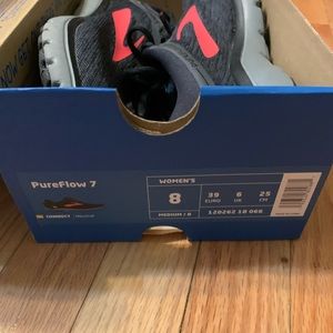 Brand new in box size 8 women’s brooks
